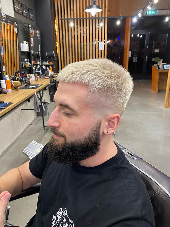 Farbowanie włosów na blond