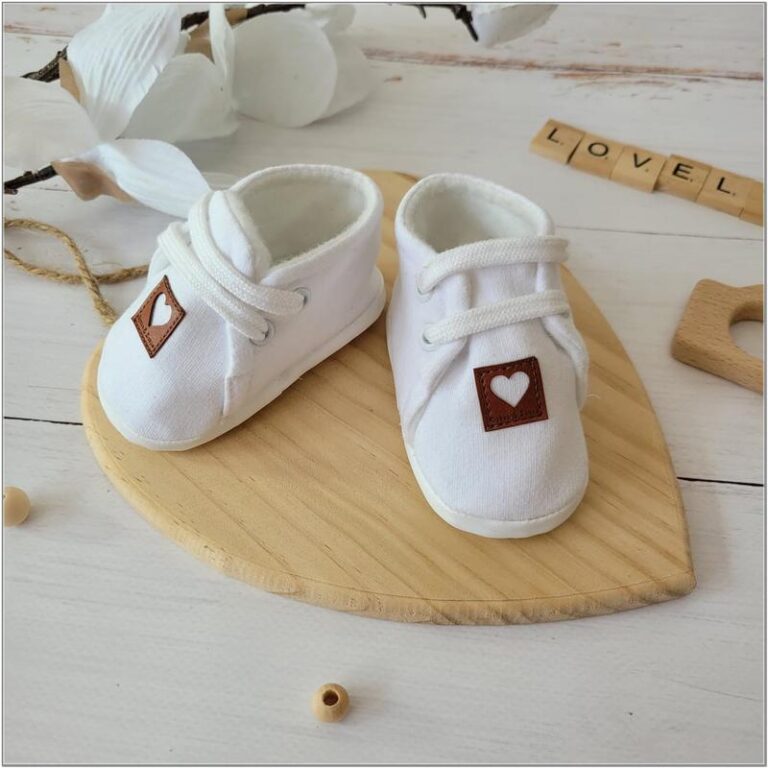 Jak dobrać idealny rozmiar bucików dla niemowlaka?