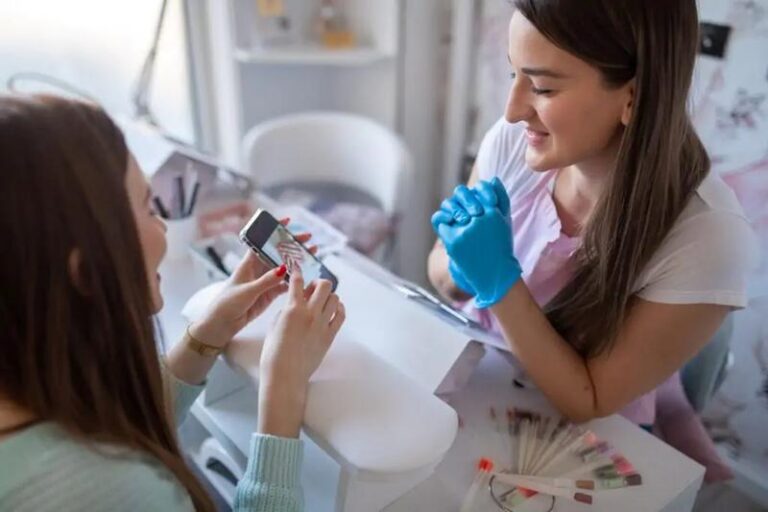 Czy malowanie paznokci w ciąży jest bezpieczne? Oto, co warto wiedzieć!