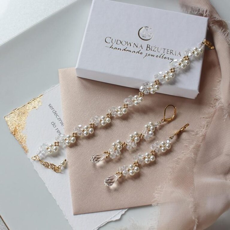 Idealne dodatki: Jaka biżuteria do koronkowej sukni ślubnej?