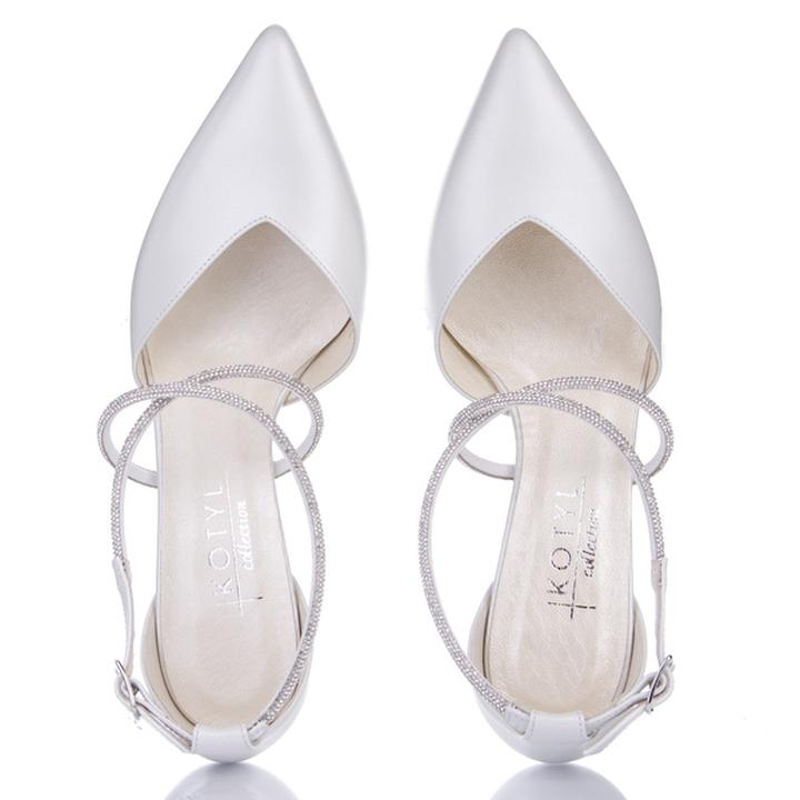 Jakie buty wybrać do białej sukni ślubnej? Oto idealne kolory!