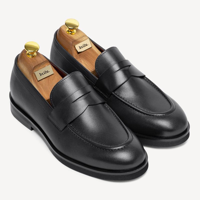 Stylowe obuwie: jakie buty do garnituru na komunię wybrać?