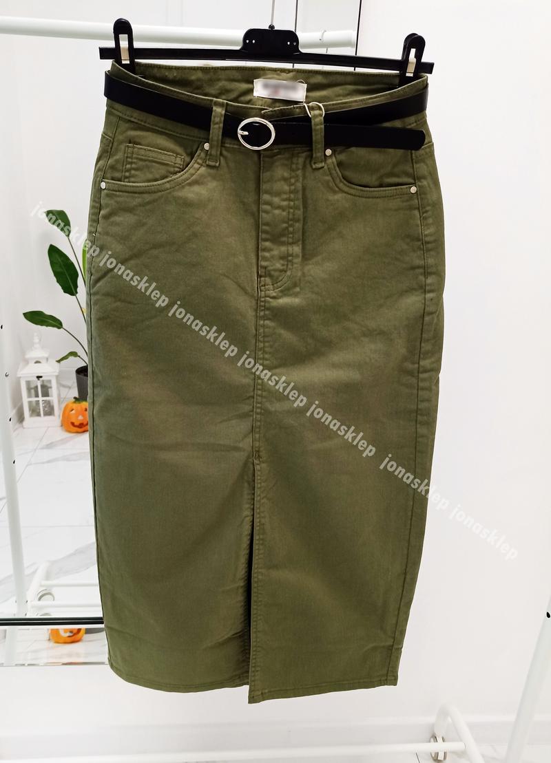 Rozporek w spódnicy