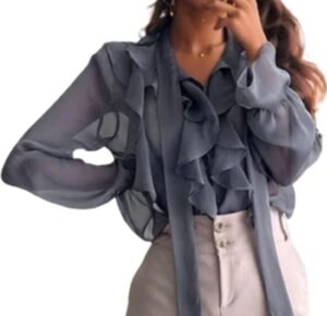 Idealna bluzka do spódnicy z falbankami – jak stworzyć stylowy duet?