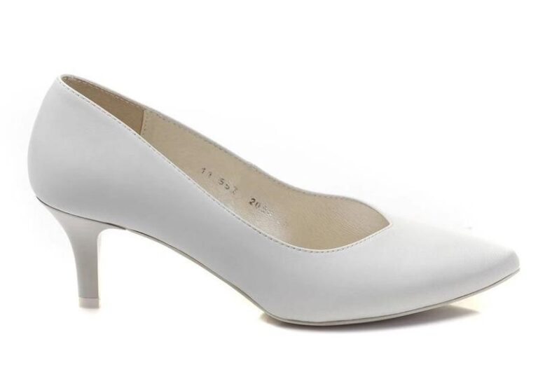 Idealne połączenie: jakie buty do sukienki ecru wybrać?