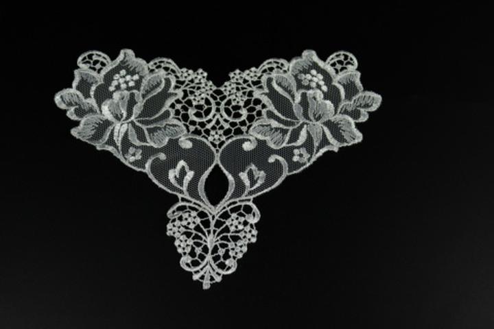 Kreatywne podejście do mody: jak uszyć stringi męskie krok po kroku