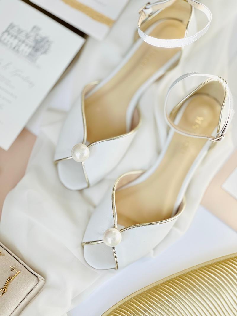 Buty ślubne do koronkowej sukni