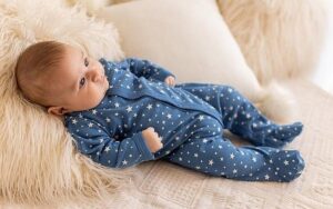 Jaki rozmiar ubrań wybrać dla noworodka ważącego 2,5 kg?