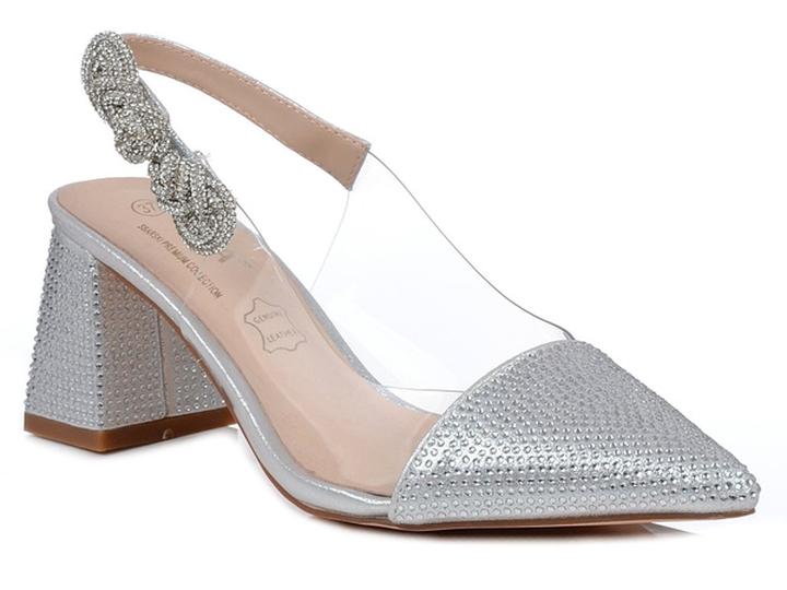 Idealne buty do sukni wieczorowej – wybierz z klasą i stylem